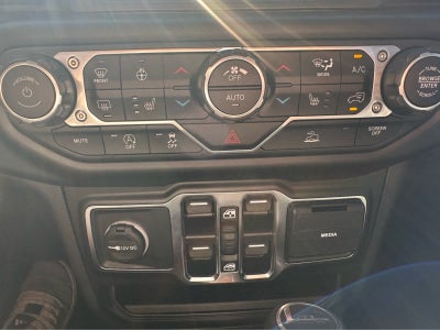 2022 Jeep Gladiator Overland