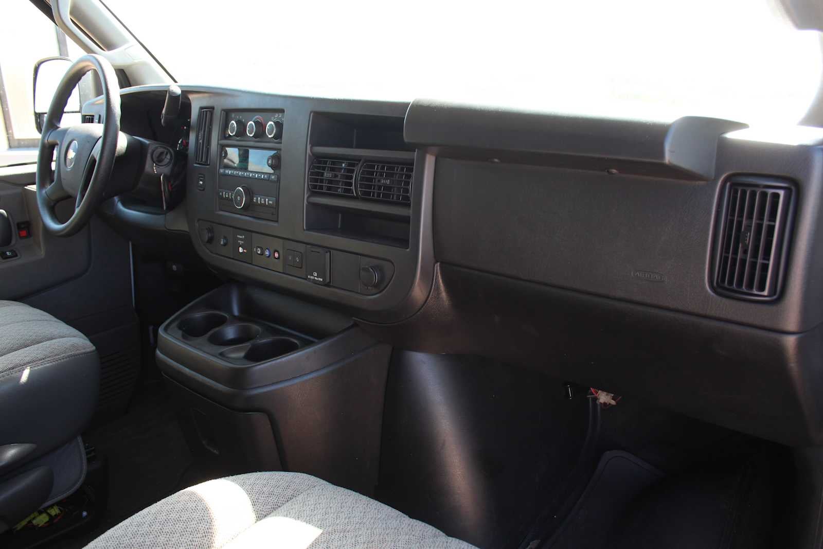 2025 Chevrolet Express Passenger LT
