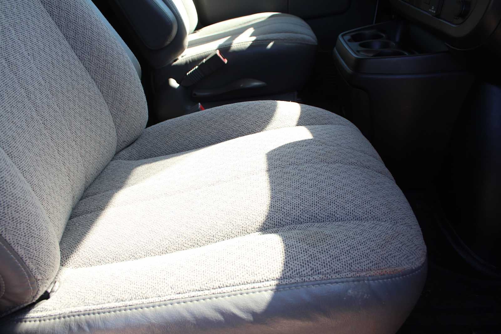 2025 Chevrolet Express Passenger LT