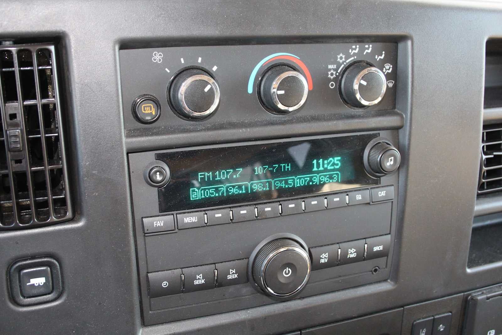 2025 Chevrolet Express Passenger LT