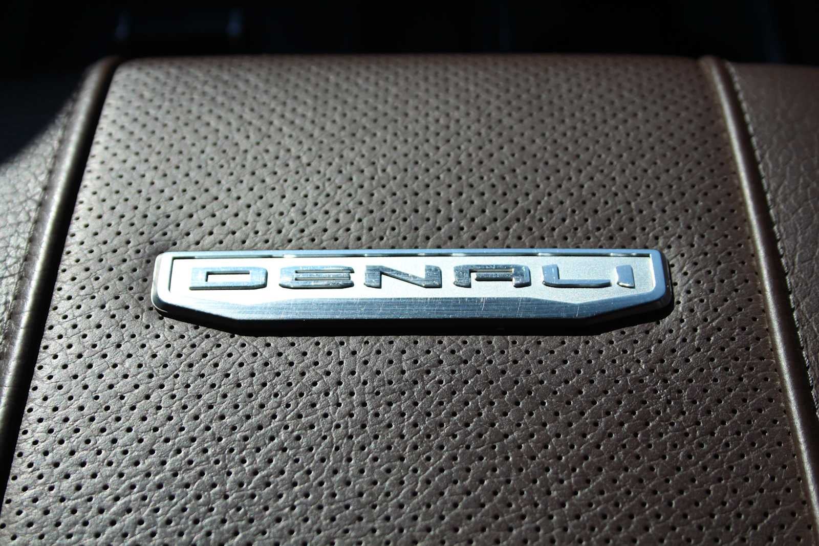 2024 GMC Sierra 2500HD Denali