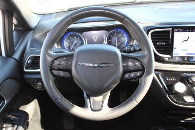 2023 Chrysler Pacifica Touring