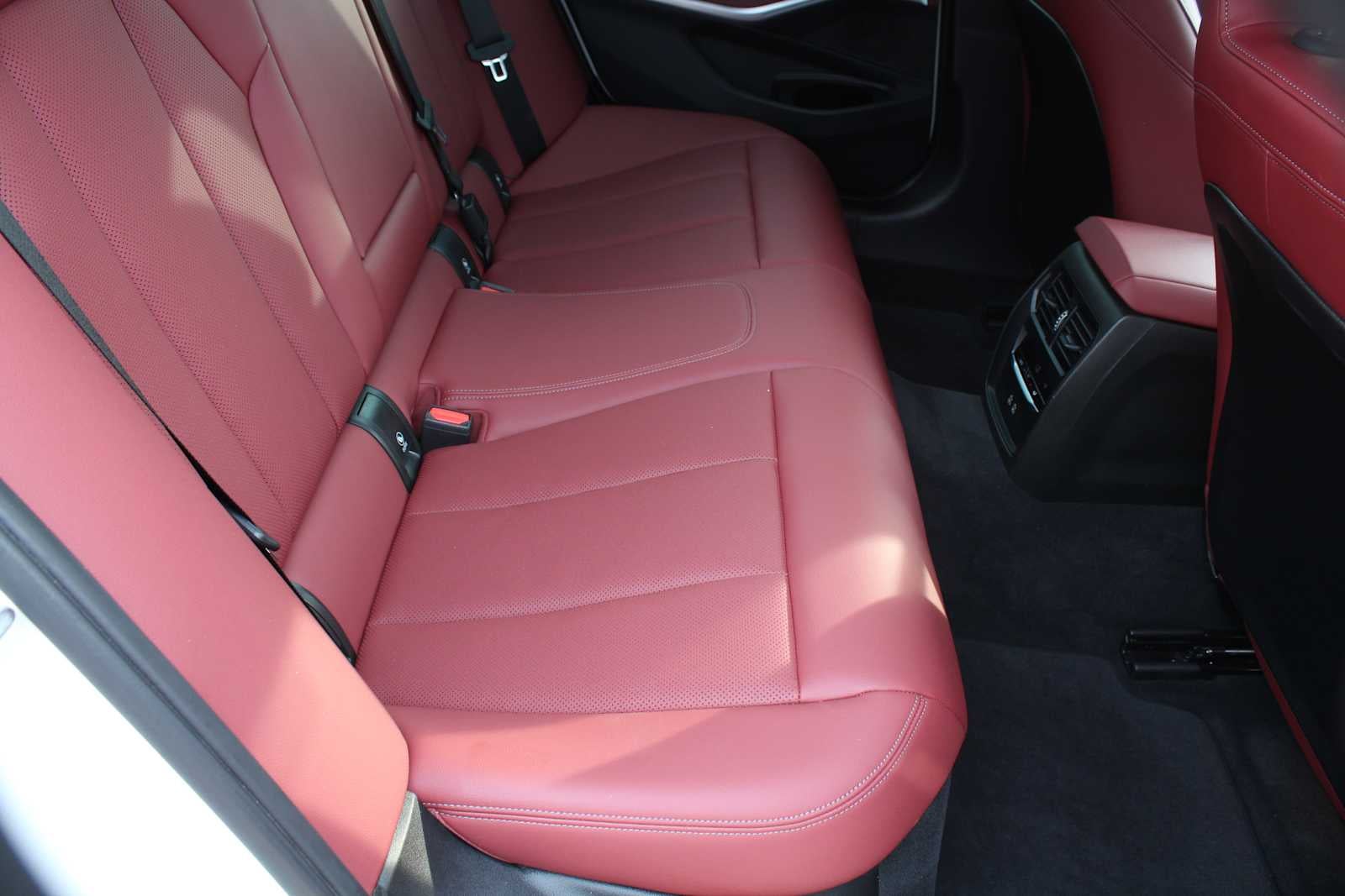 2024 BMW 330i 330i