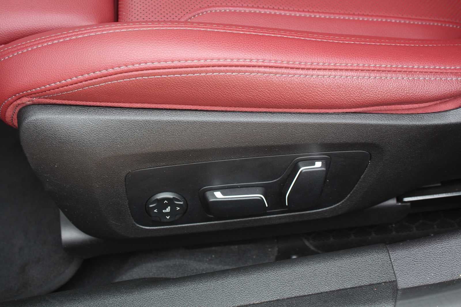 2024 BMW 330i 330i