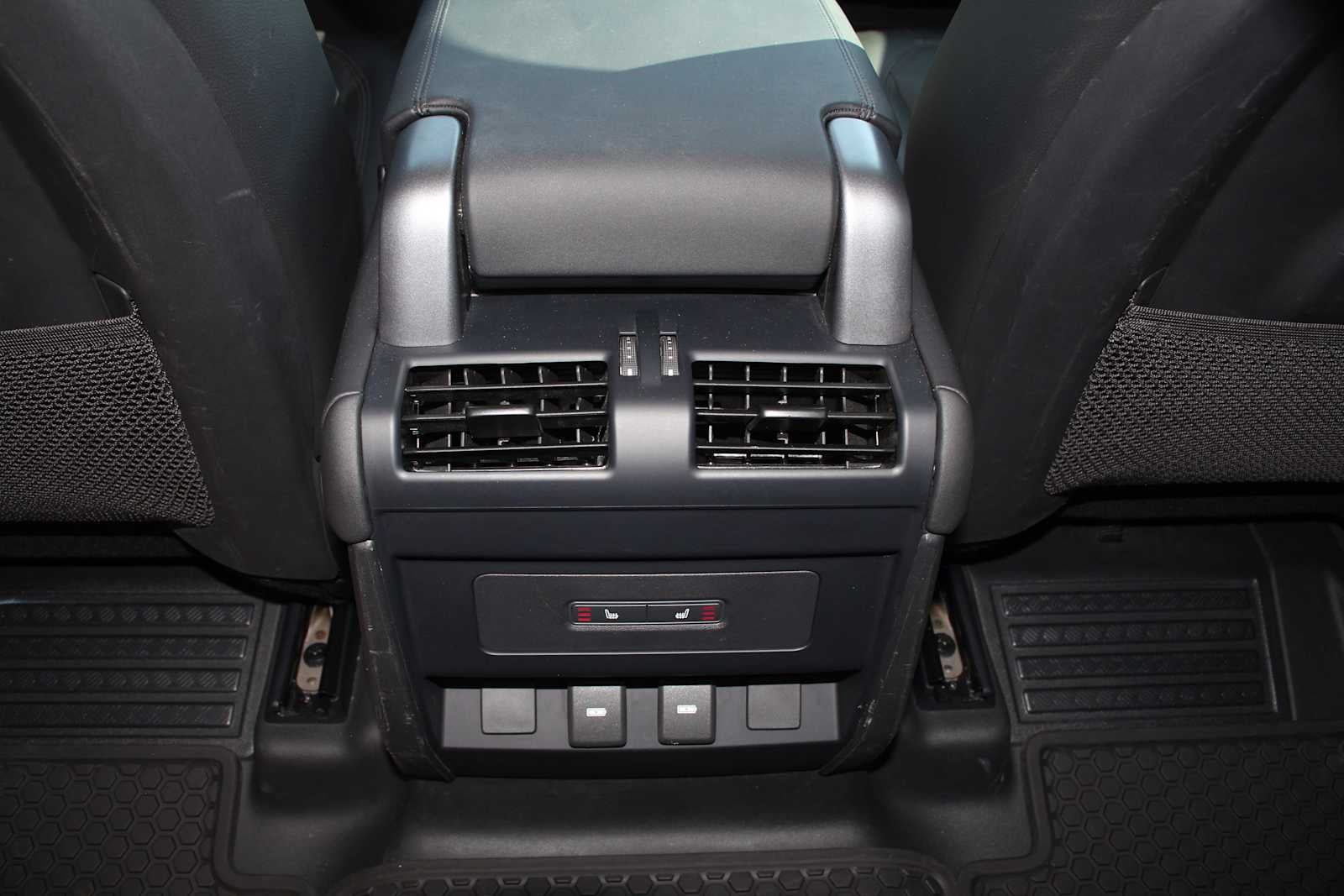 2024 Land Rover Defender S