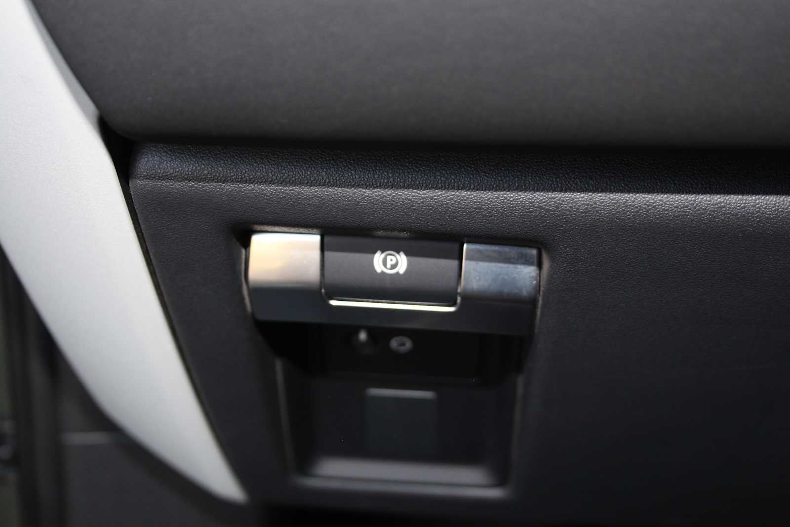 2024 Land Rover Defender S