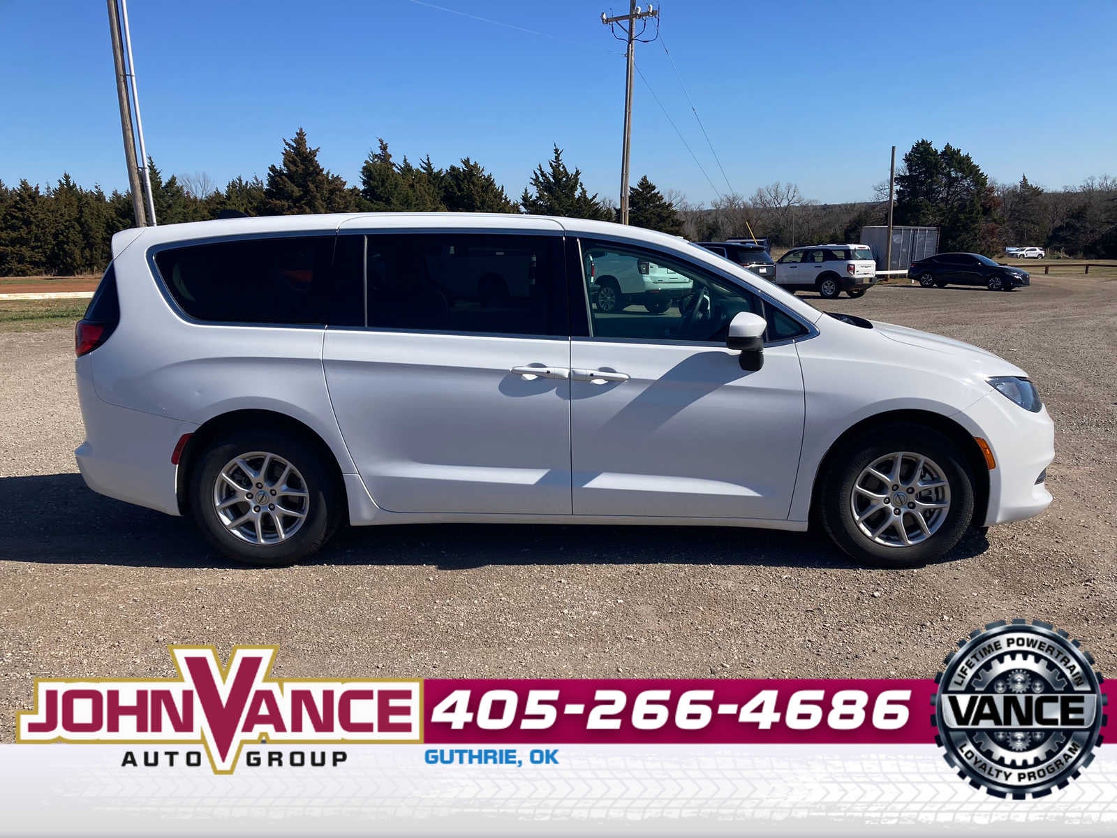 2023 Chrysler Voyager LX