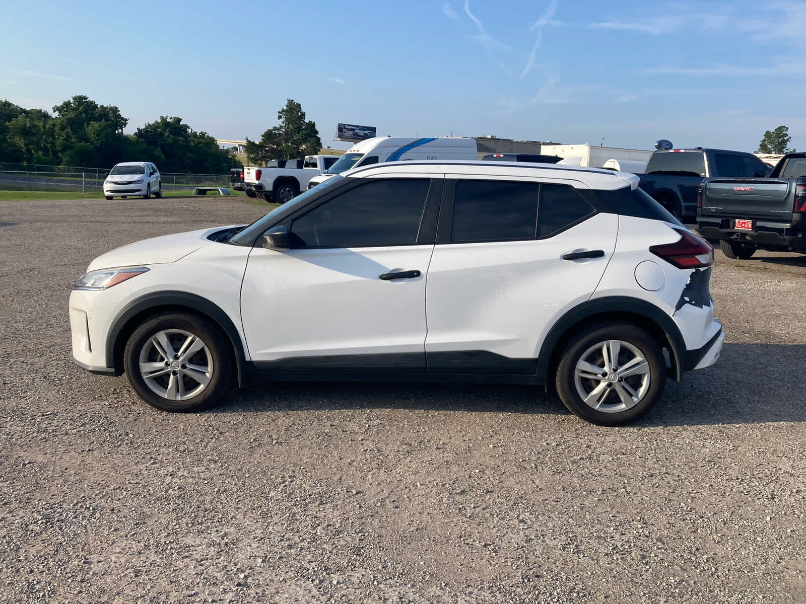 2022 Nissan Kicks S