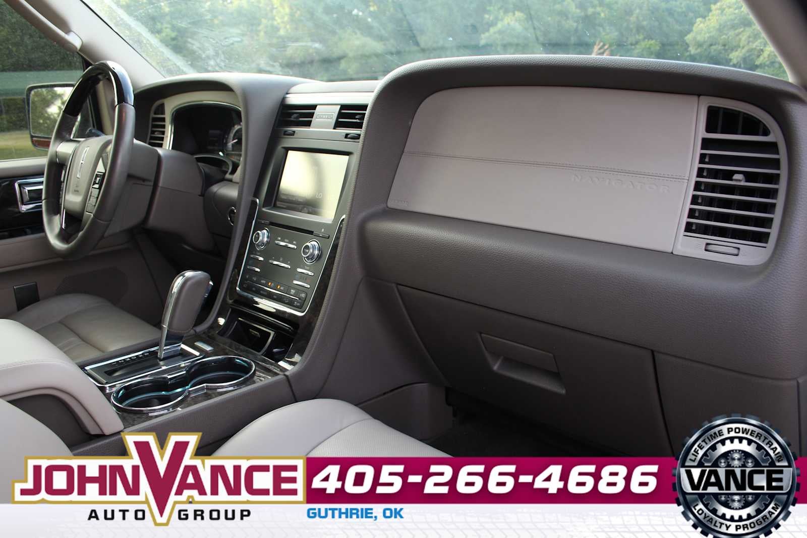 2015 Lincoln Navigator Base
