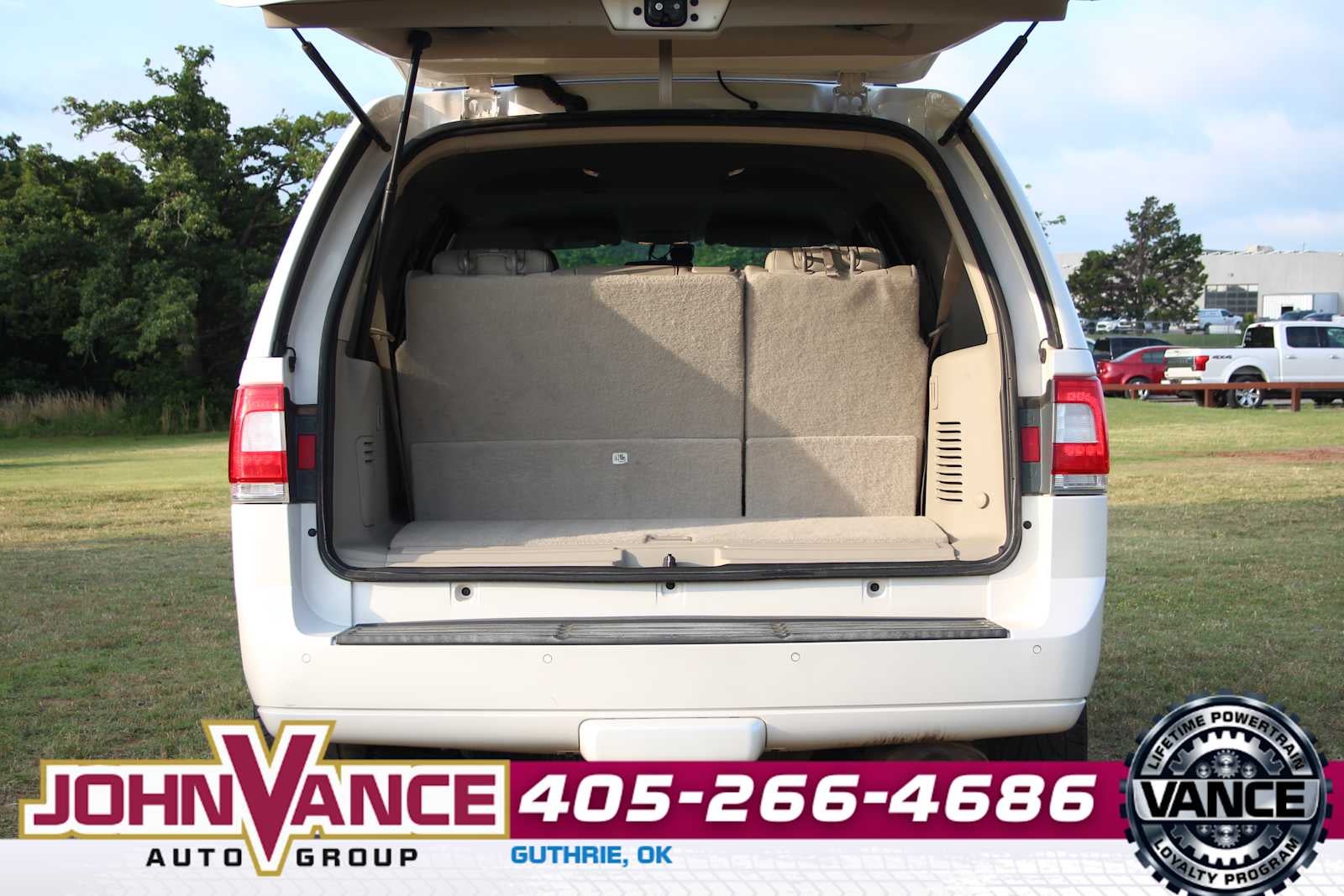 2015 Lincoln Navigator Base