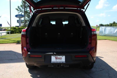 2022 Nissan Pathfinder SV