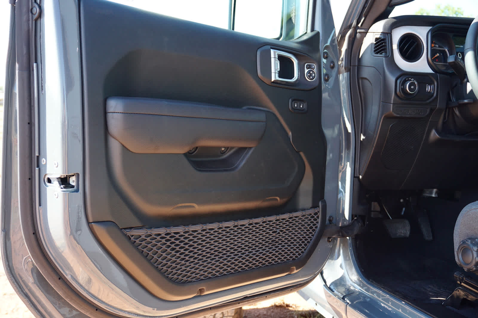2025 Jeep Wrangler 4-Door Summit 4x4