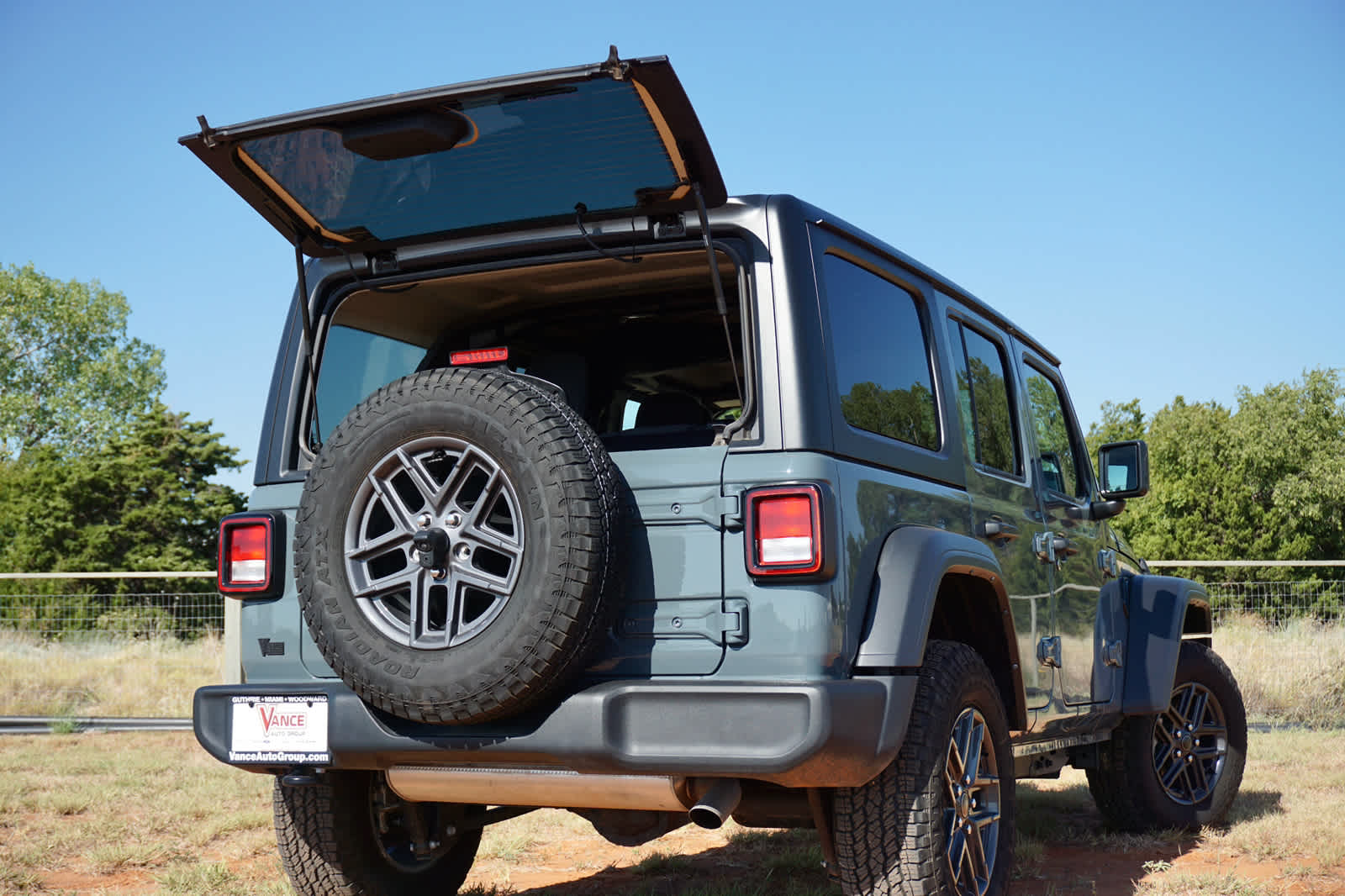 2025 Jeep Wrangler 4-Door Summit 4x4