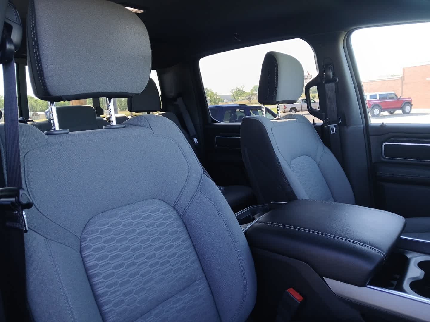 2025 RAM Ram 1500 Big Horn Crew Cab 4x4 5'7' Box