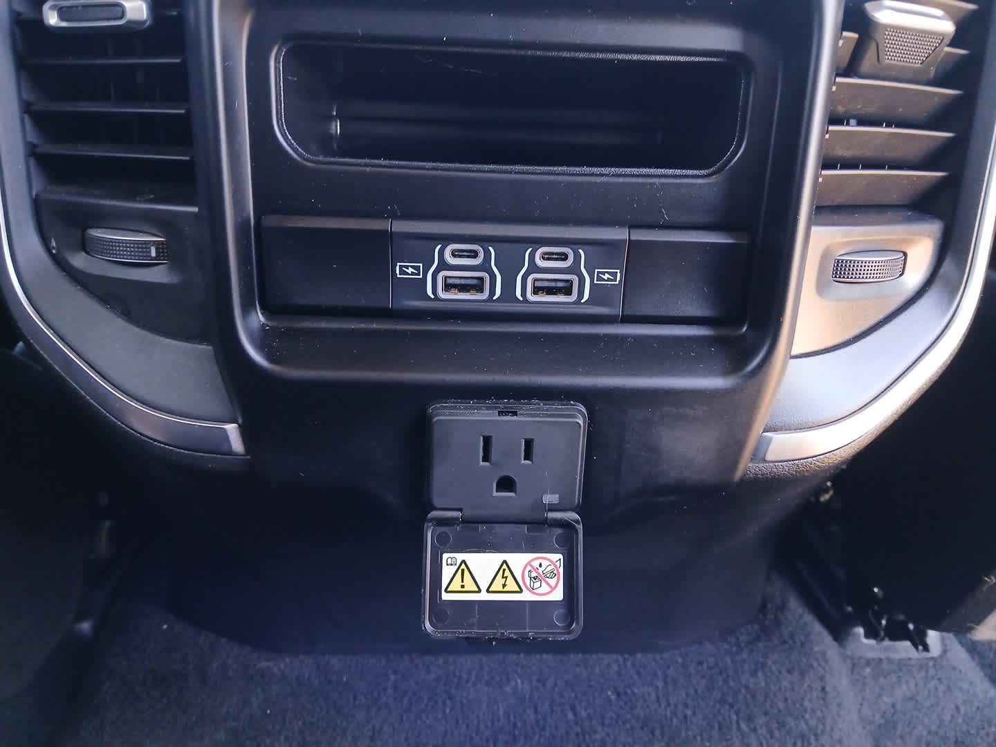 2025 RAM Ram 1500 Big Horn Crew Cab 4x4 5'7' Box