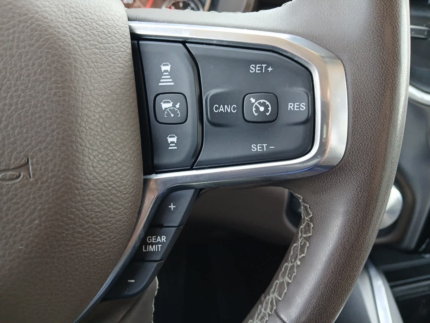 2025 RAM Ram 1500 Laramie Crew Cab 4x4 5'7' Box
