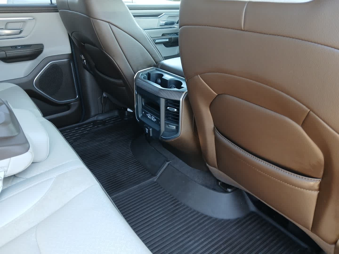 2025 RAM Ram 1500 Laramie Crew Cab 4x4 5'7' Box