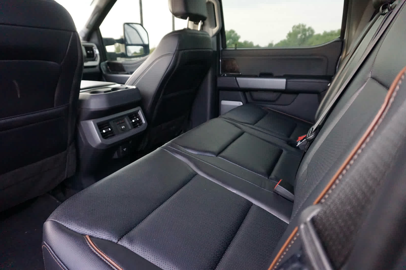 2025 Ford Super Duty F-350 DRW LARIAT