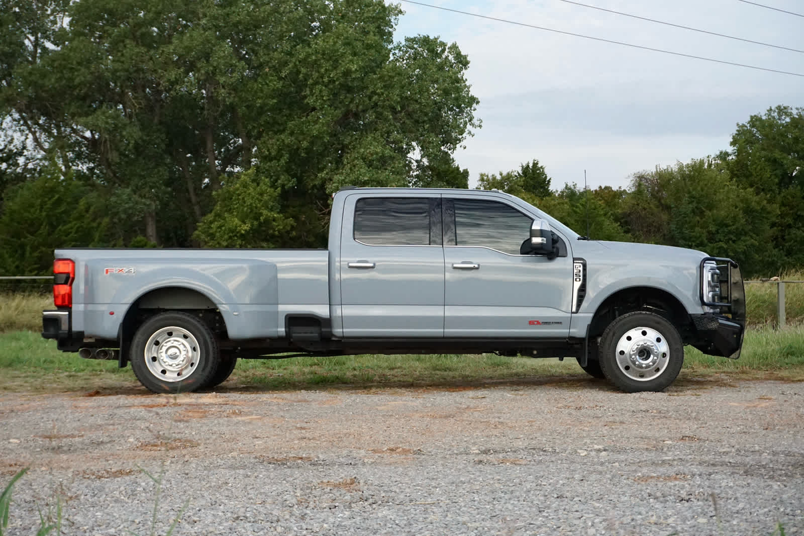 2025 Ford Super Duty F-350 DRW LARIAT