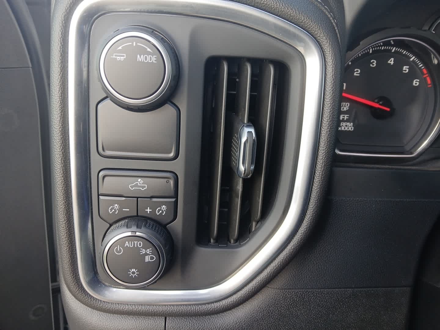 2022 Chevrolet Silverado 1500 LTD 2WD Crew Cab Short Bed LT