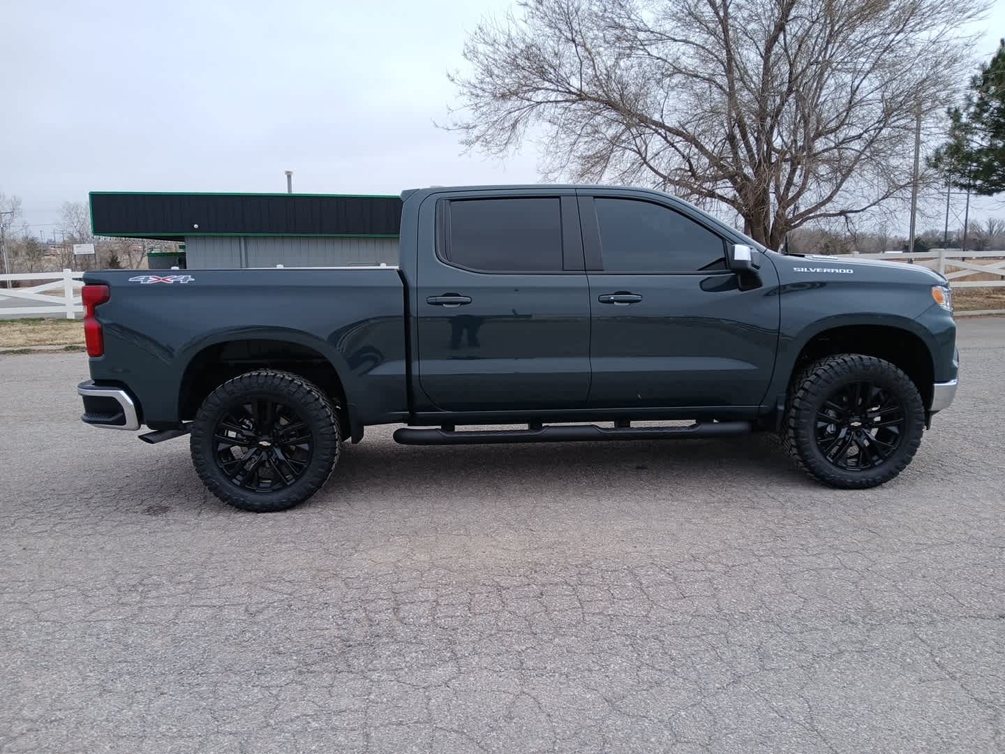 2025 Chevrolet Silverado 1500 4WD Crew Cab Standard Bed LT