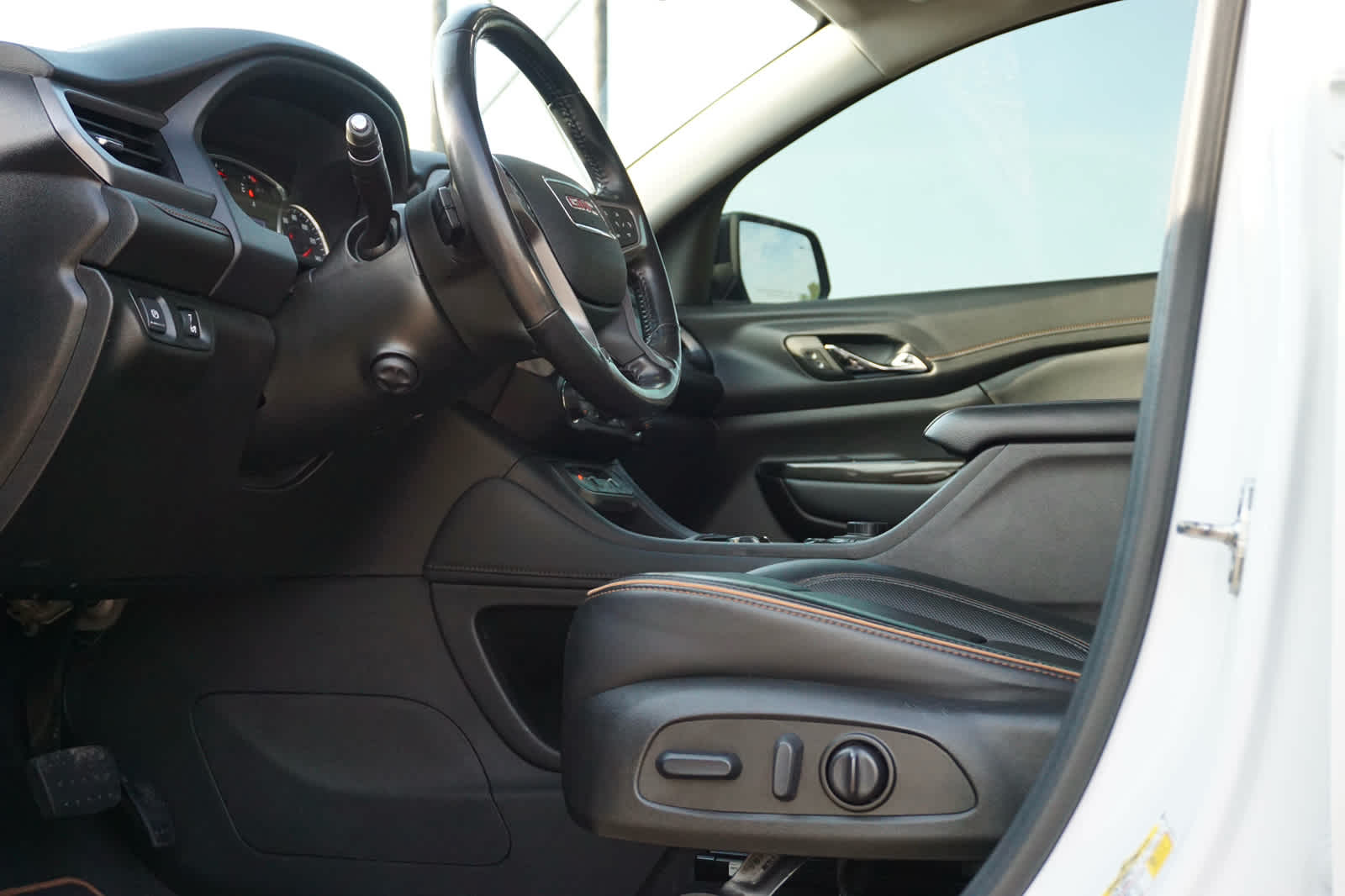 2022 GMC Acadia AWD AT4