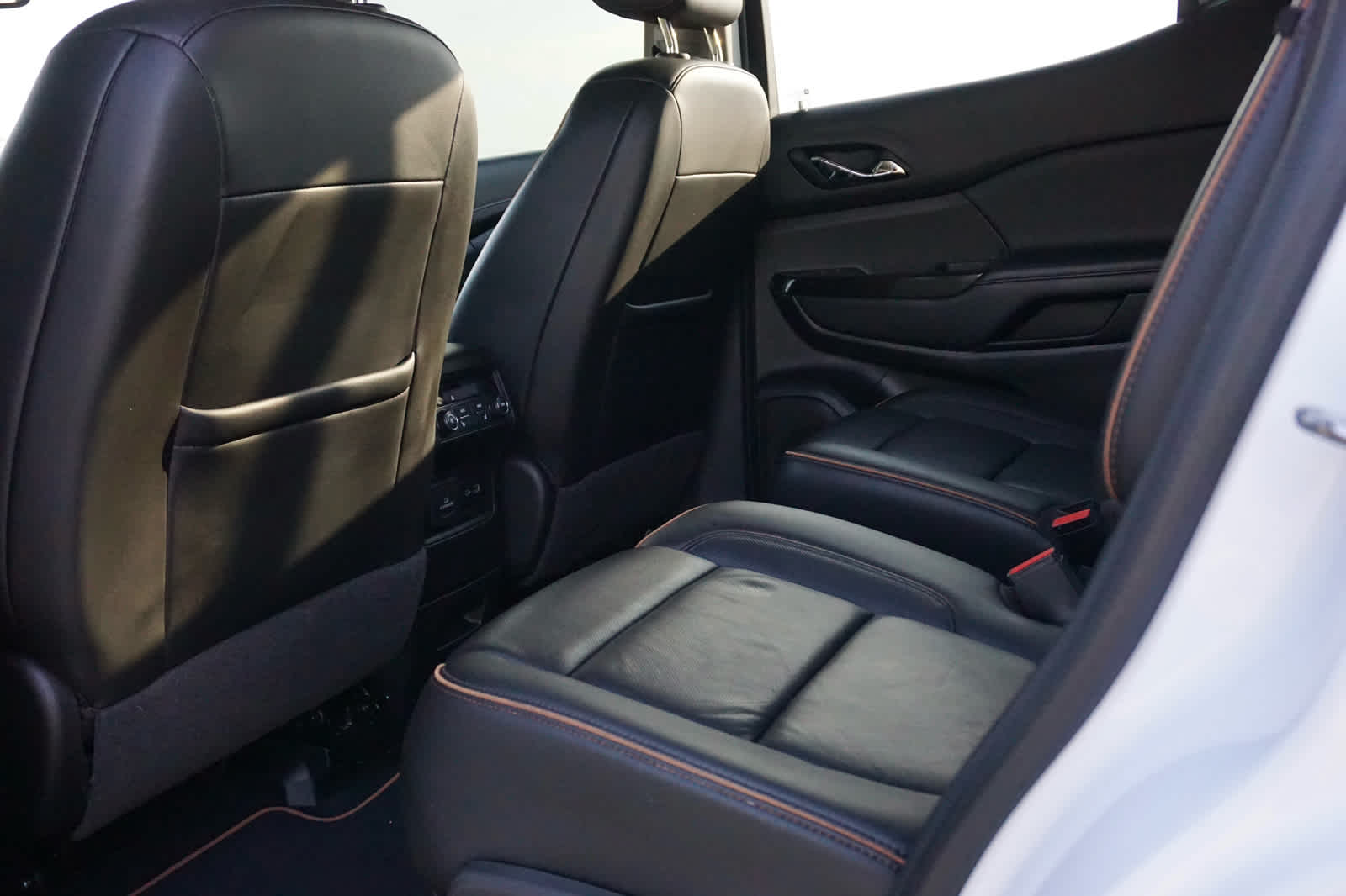 2022 GMC Acadia AWD AT4