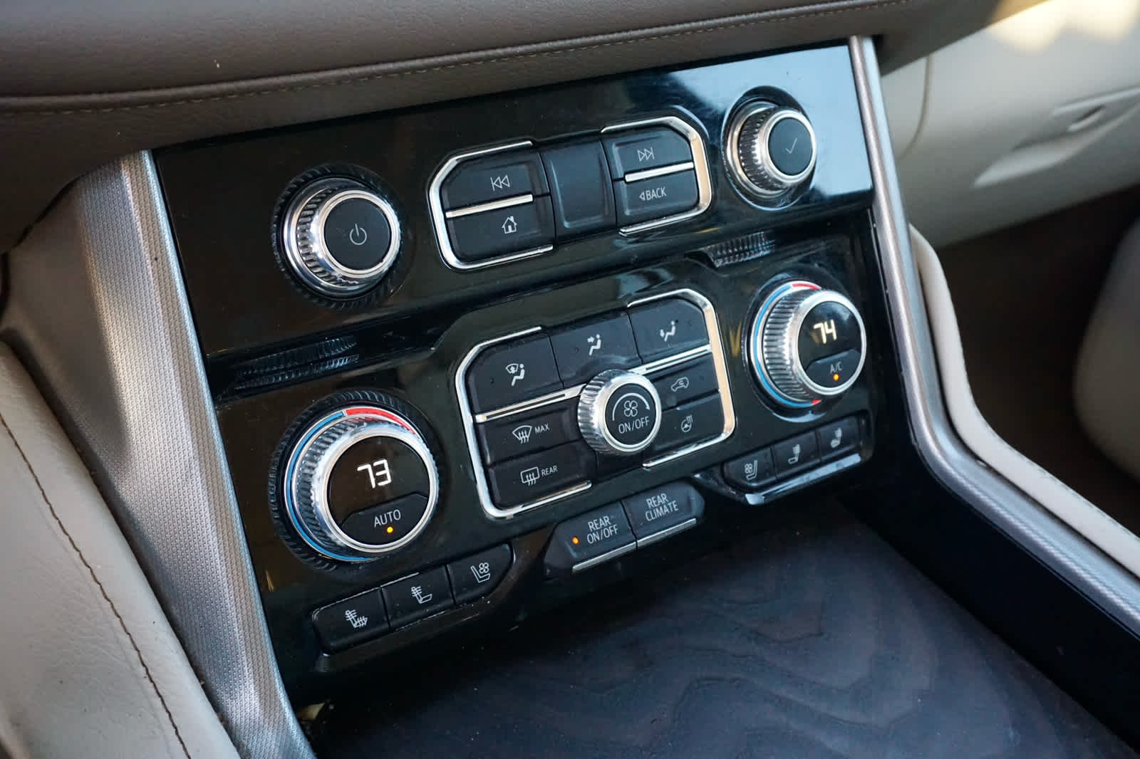 2024 GMC Yukon 4WD Denali