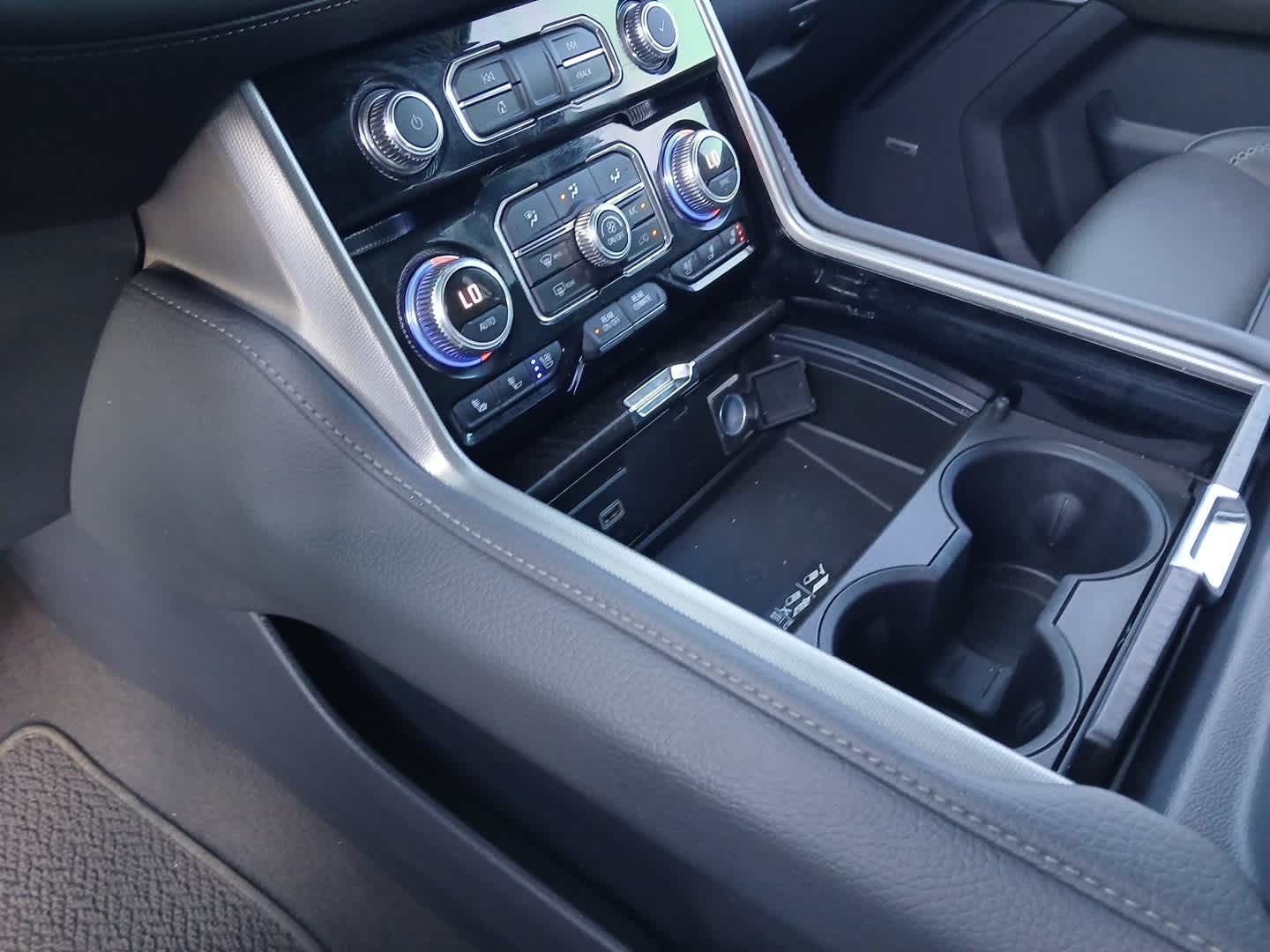 2022 GMC Yukon 4WD Denali