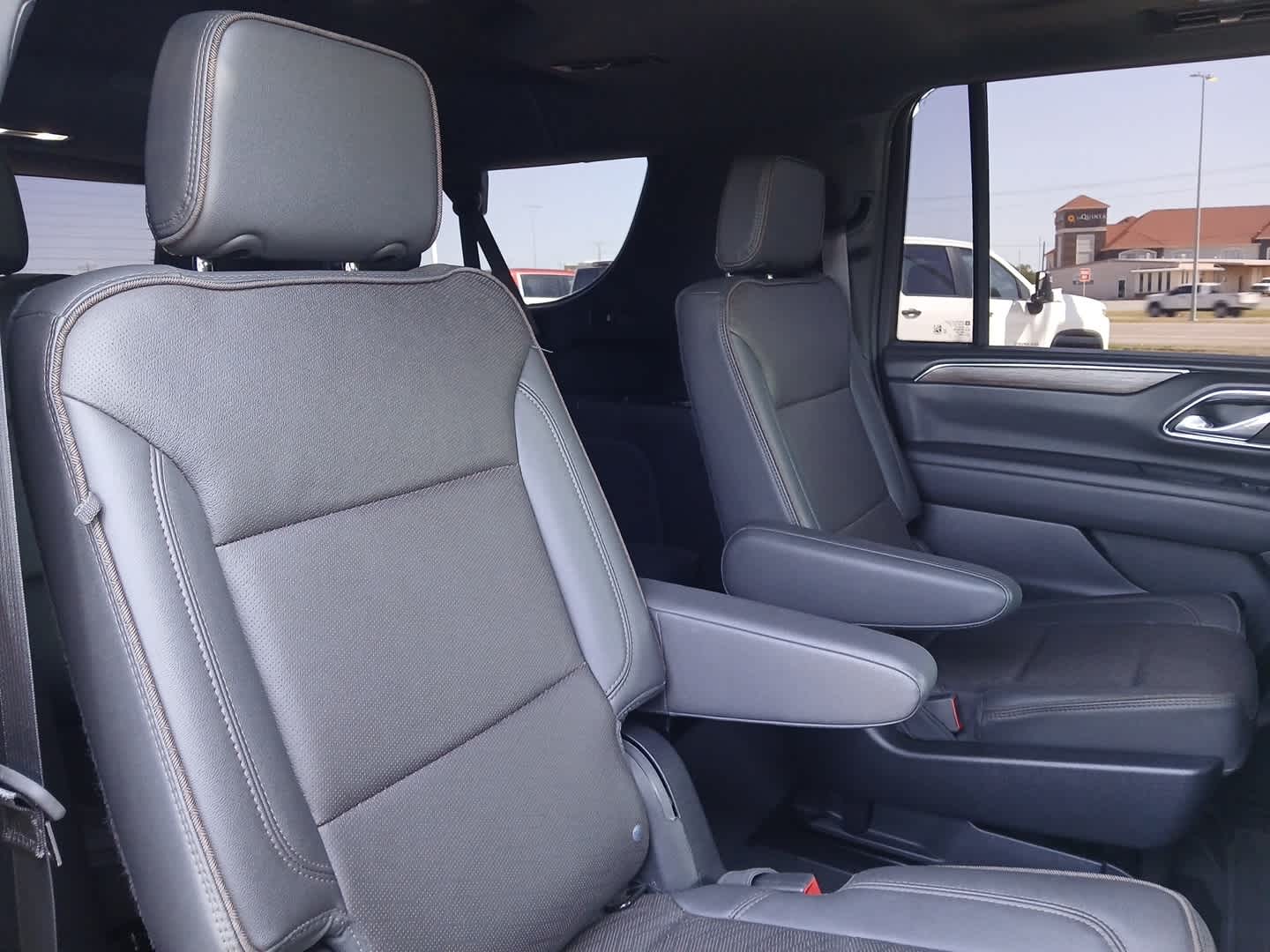 2024 Chevrolet Suburban 4WD High Country