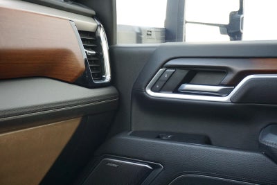 2025 GMC Sierra 2500HD 4WD Crew Cab Standard Bed Denali