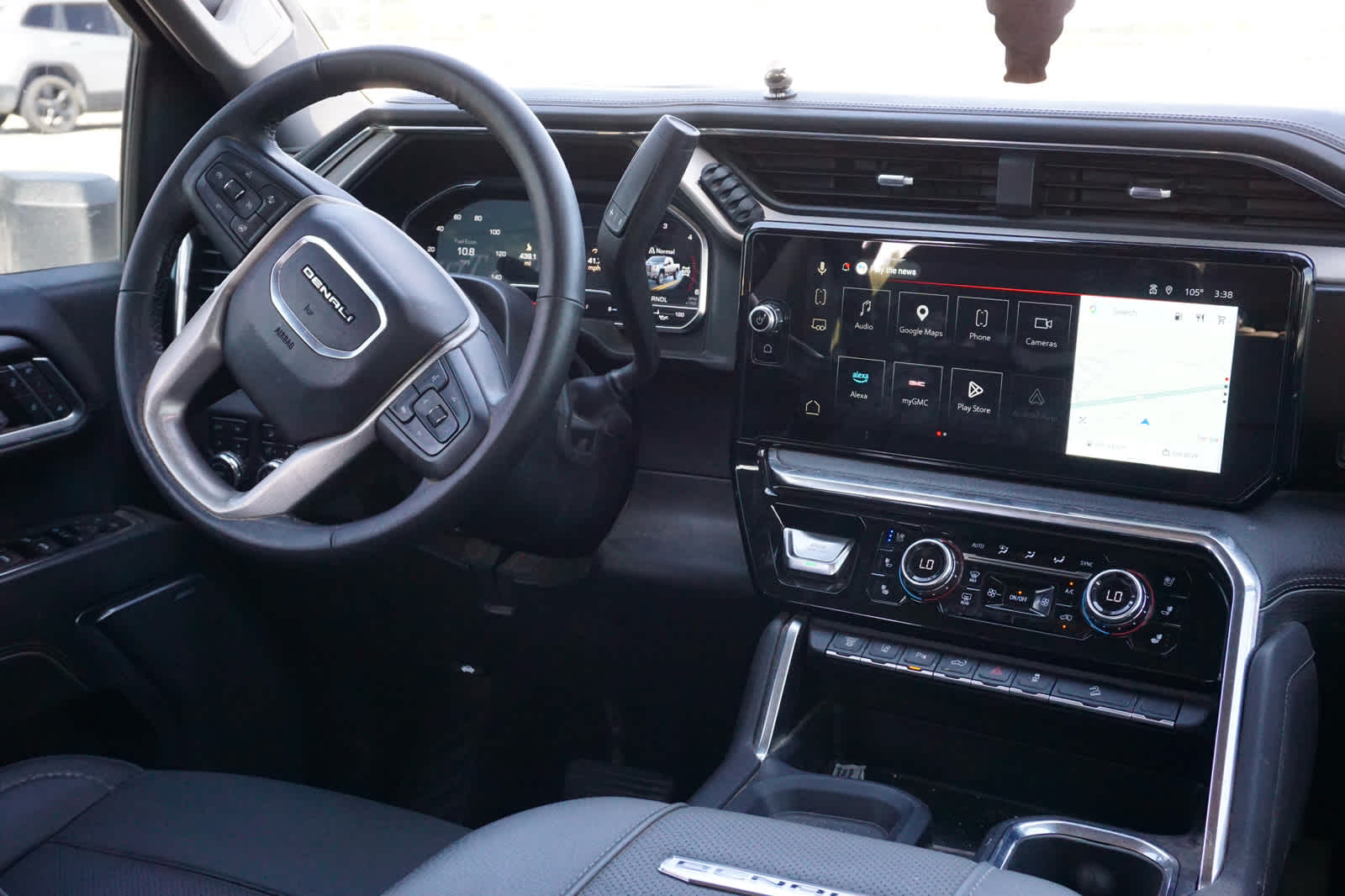 2025 GMC Sierra 2500HD 4WD Crew Cab Standard Bed Denali