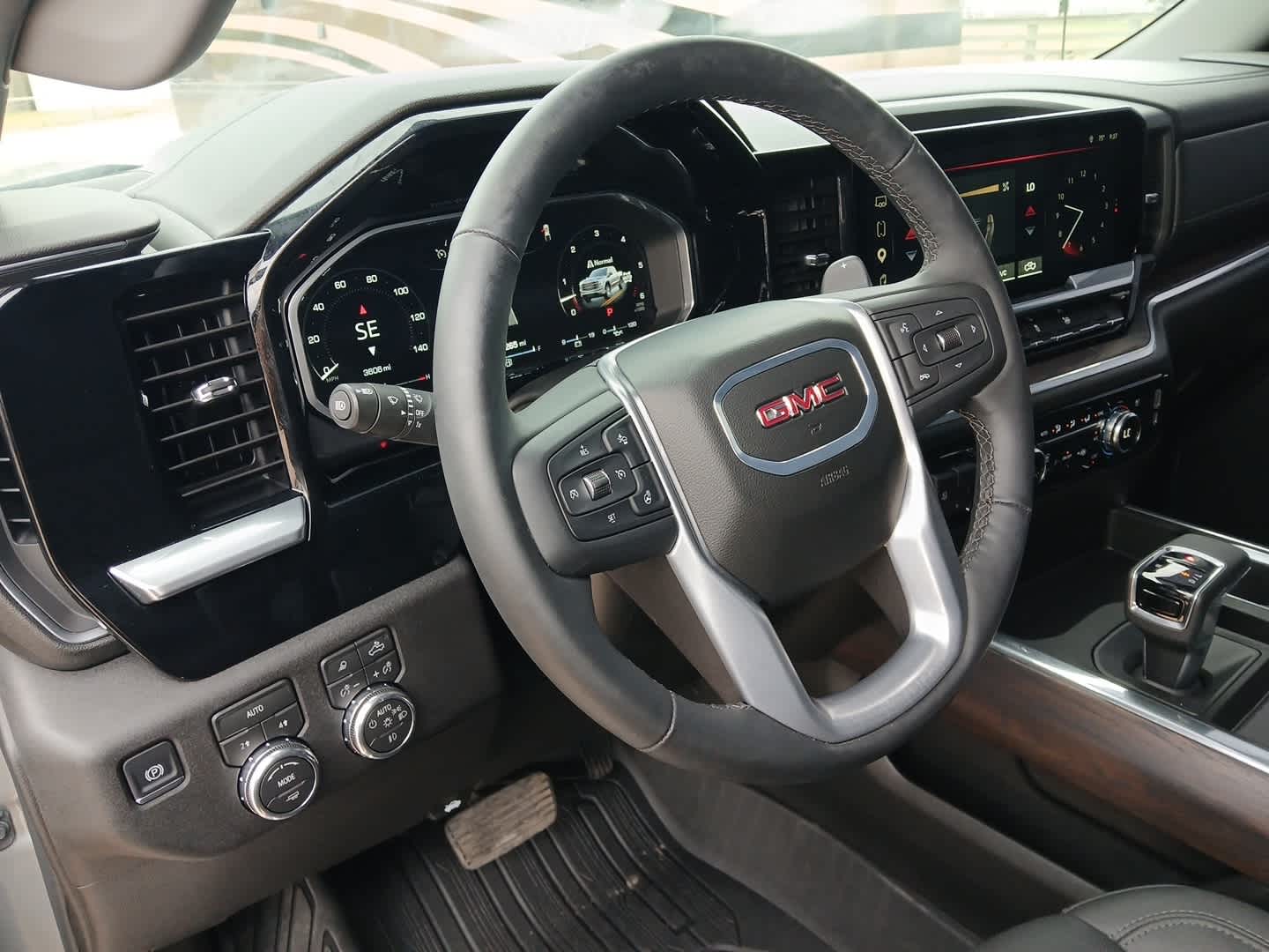 2026 GMC Sierra 1500 Crew Cab, Short Bed, SLT, 4WD