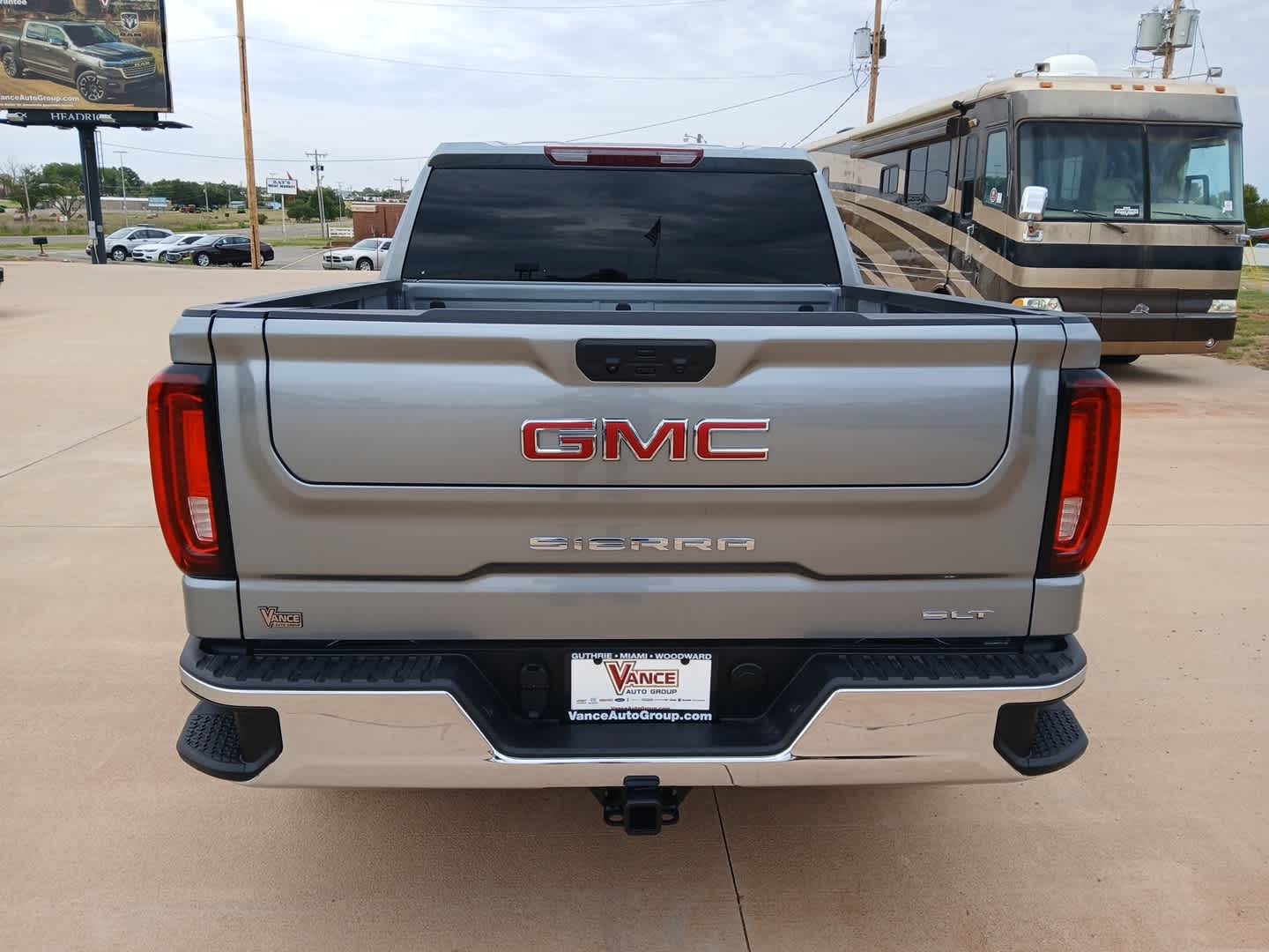 2026 GMC Sierra 1500 Crew Cab, Short Bed, SLT, 4WD
