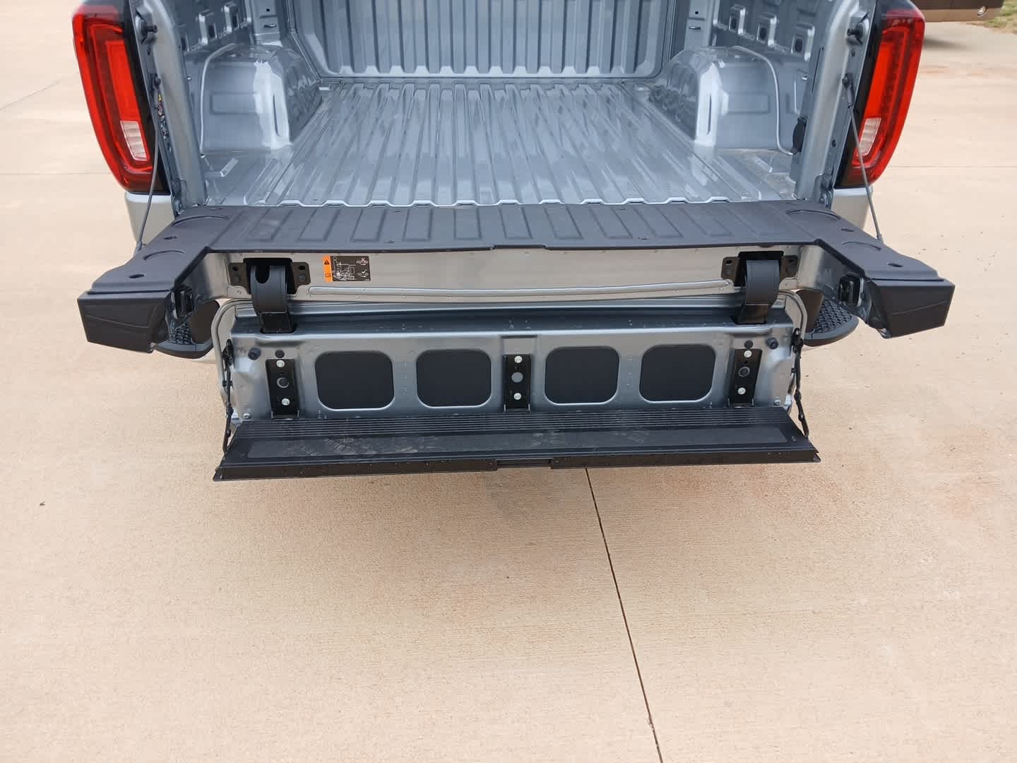 2026 GMC Sierra 1500 Crew Cab, Short Bed, SLT, 4WD