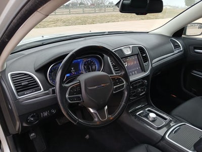 2022 Chrysler 300 Touring