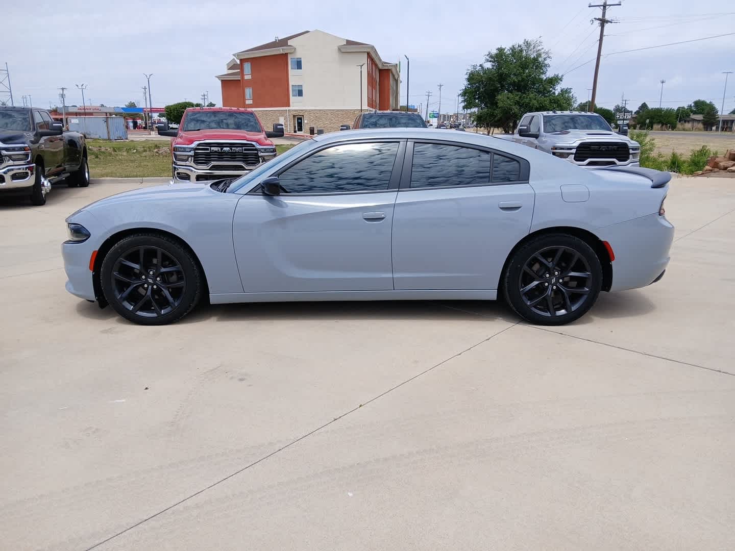 2020 Dodge Charger SXT RWD