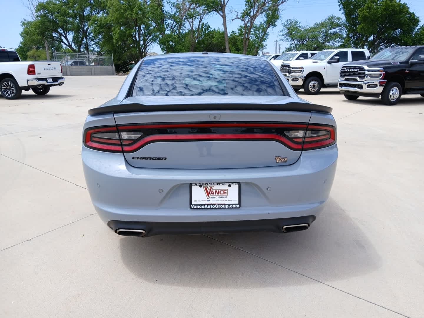 2020 Dodge Charger SXT RWD