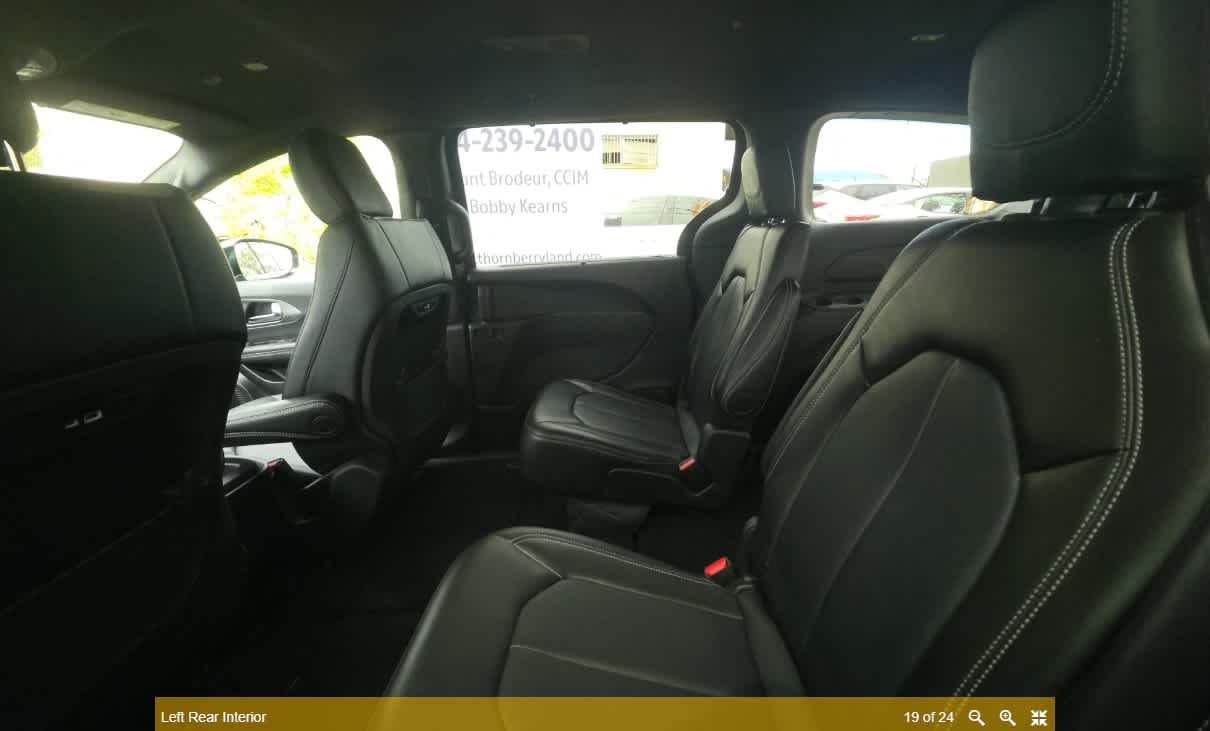 2025 Chrysler Pacifica Select