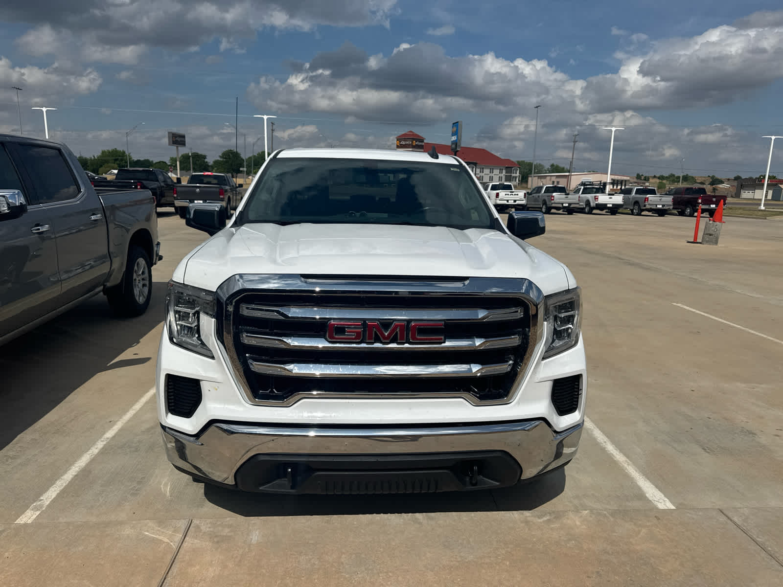 2021 GMC Sierra 1500 4WD Crew Cab Short Box SLE