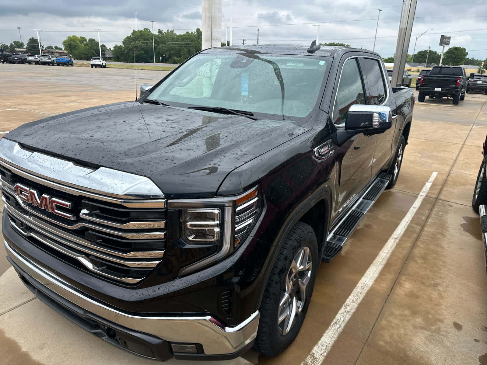 2024 GMC Sierra 1500 4WD Crew Cab Short Box SLT
