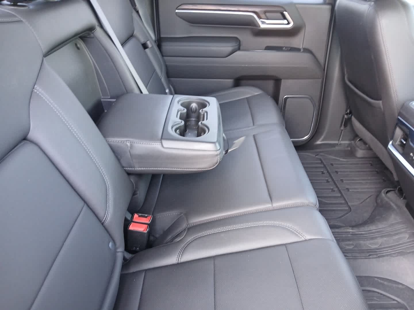 2022 GMC Sierra 1500 4WD Crew Cab Short Box SLT