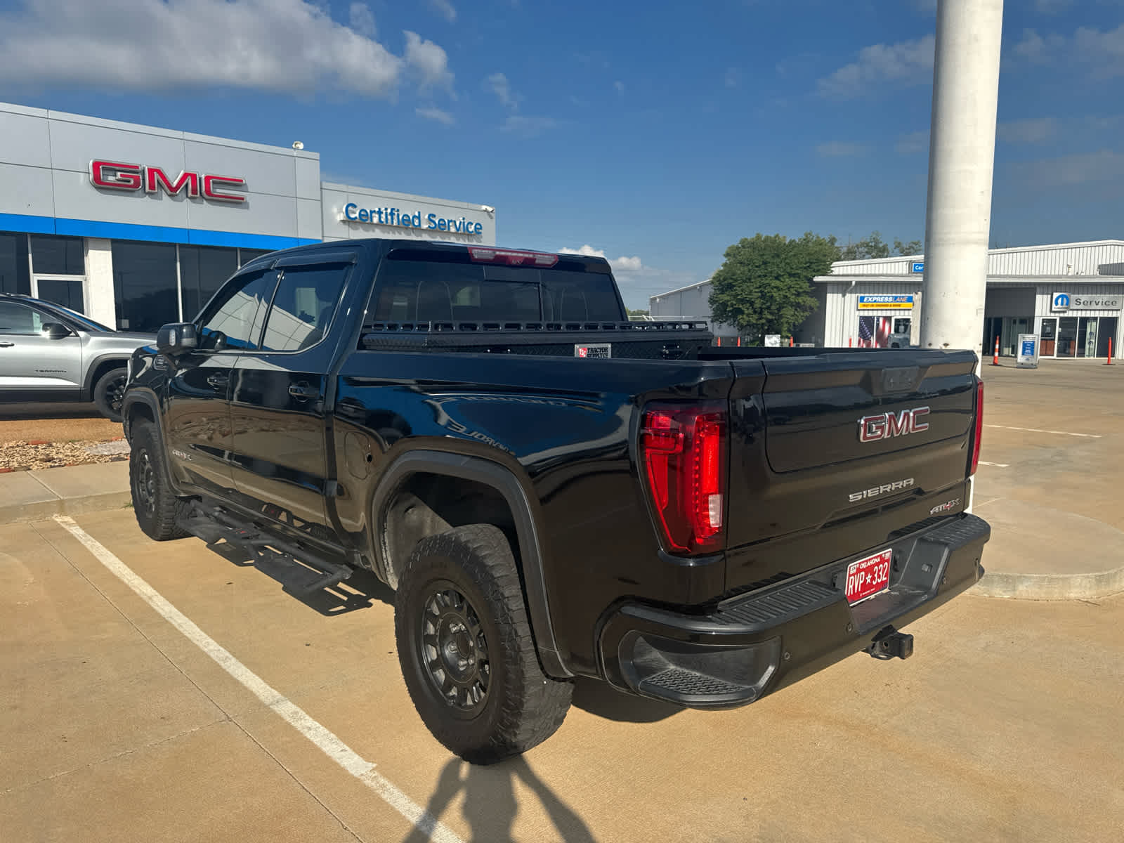 2024 GMC Sierra 1500 4WD Crew Cab Short Box AT4X