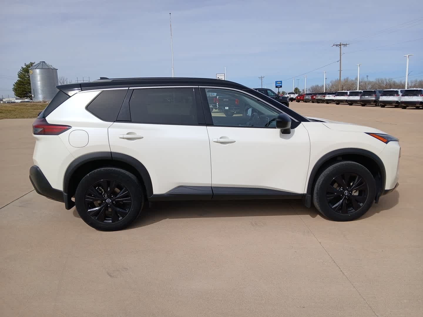 2023 Nissan Rogue SV FWD