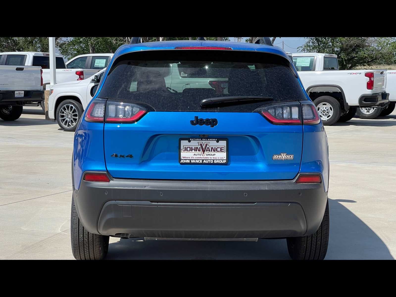2023 Jeep Cherokee Altitude Lux