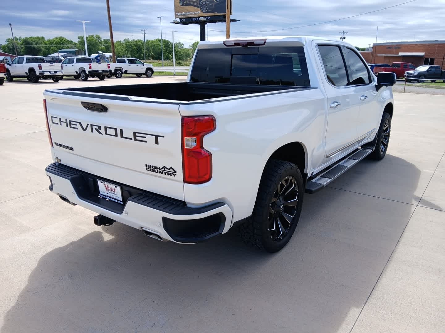 2023 Chevrolet Silverado 1500 High Country