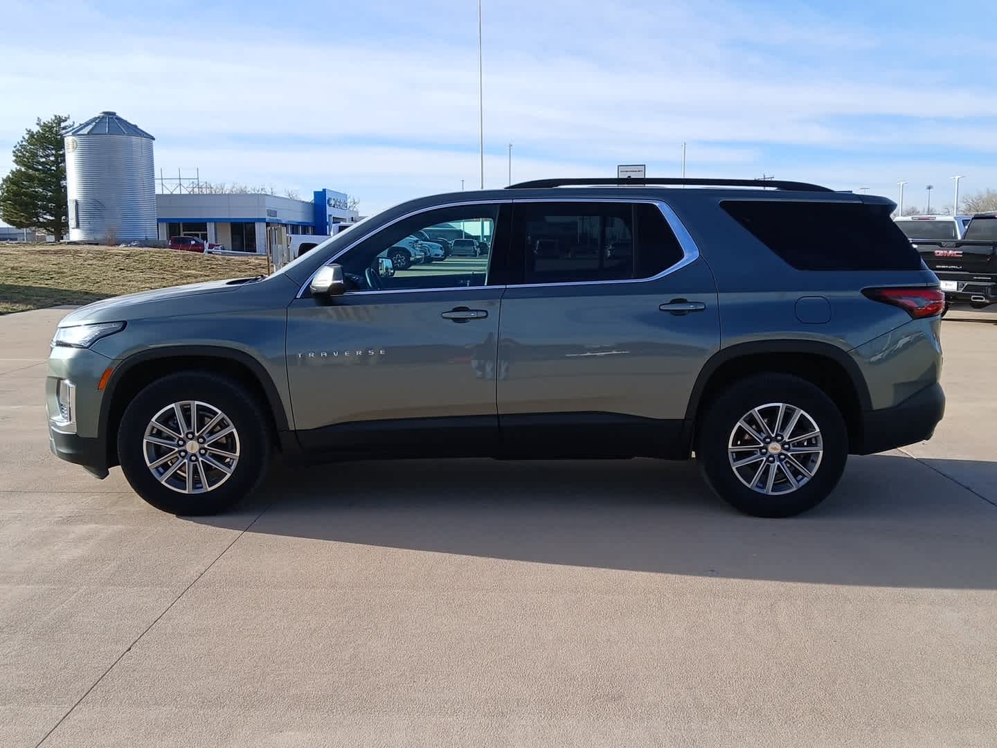 2023 Chevrolet Traverse LT Cloth