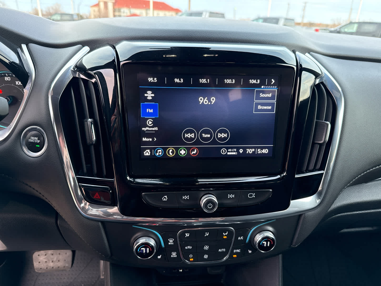 2023 Chevrolet Traverse LT Cloth