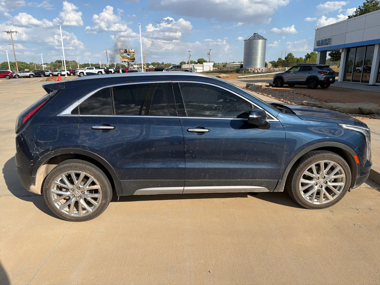 2022 Cadillac XT4 Premium Luxury