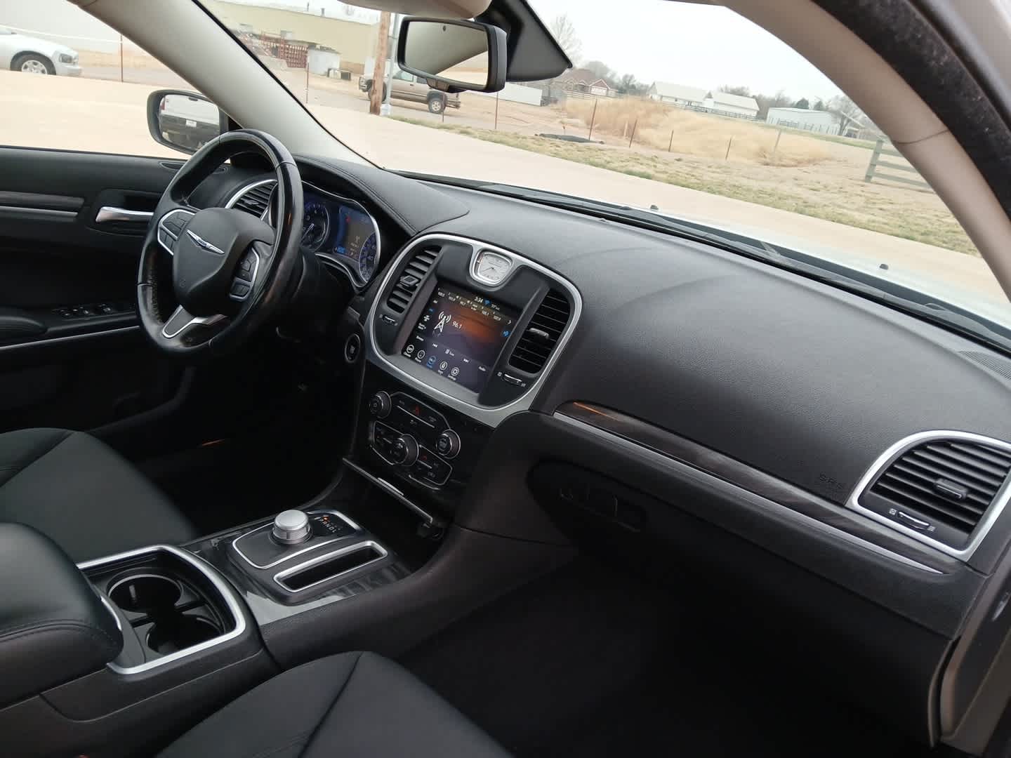 2022 Chrysler 300 Touring